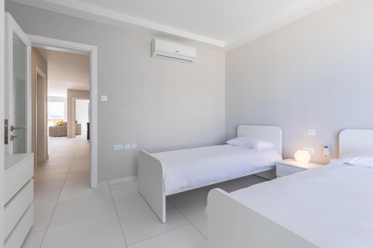 Appartement New & Located 3 Double Bedroom - Close To Amenities